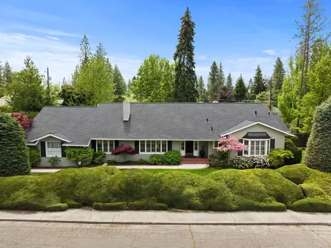 1202 E Christmas Tree Ln, Spokane, WA 99203