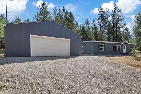 4209 N Fantasy Ct, Loon Lake, WA 99148