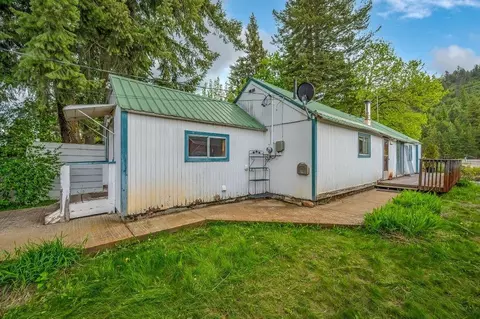 47 51 Davis Lake Ln, Usk, WA 99180
