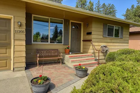 11205 E 32nd Ave, Spokane Valley, WA 99206 photo 2