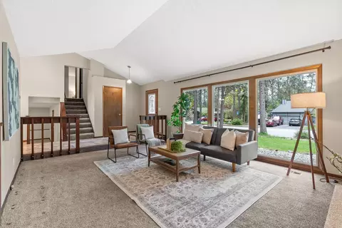 Living - 527 E Glencrest Dr, Spokane, WA 99208 photo 2 of 4