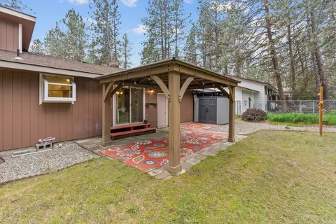 Exterior - 527 E Glencrest Dr, Spokane, WA 99208 photo 1 of 3