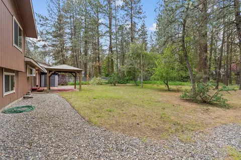 Exterior - 527 E Glencrest Dr, Spokane, WA 99208 photo 2 of 3