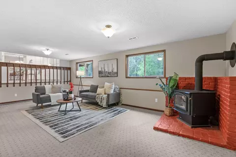 Living - 527 E Glencrest Dr, Spokane, WA 99208 photo 3 of 4