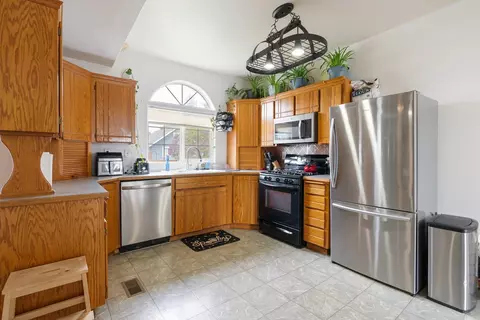 Kitchen - 1218 E Broad Ave, Spokane, WA 99207 photo 1 of 2