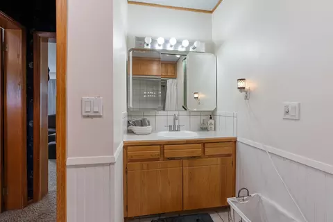Bath - 1218 E Broad Ave, Spokane, WA 99207 photo 2 of 2