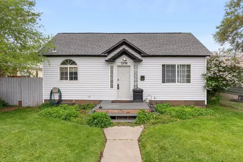 Exterior - 1218 E Broad Ave, Spokane, WA 99207 photo 7 of 9