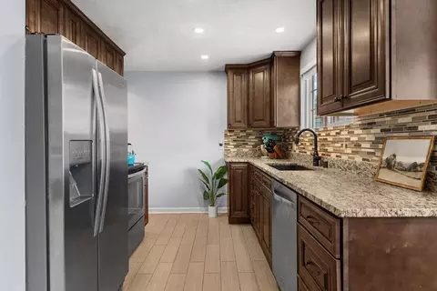 Kitchen - 1024 E 40th Ave, Spokane, WA 99203 photo 2 of 4