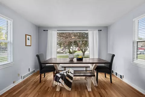 Dining - 1024 E 40th Ave, Spokane, WA 99203 photo 1 of 3