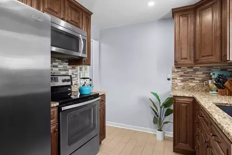 Kitchen - 1024 E 40th Ave, Spokane, WA 99203 photo 4 of 4