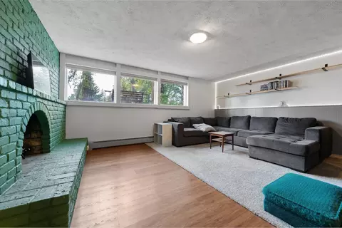 Living - 11010 E 28th Ave, Spokane, WA 99206 photo 2 of 2