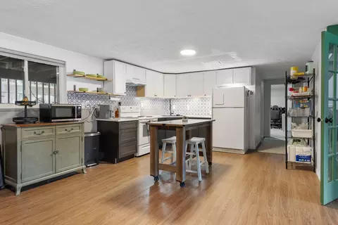Kitchen - 11010 E 28th Ave, Spokane, WA 99206 photo 4 of 4