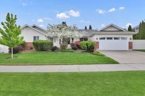 10610 N Iroquois Dr, Spokane, WA 99208