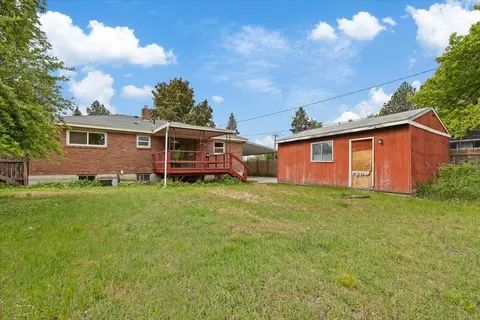 Exterior - 1011 E 35th Ave, Spokane, WA 99203 photo 2 of 4