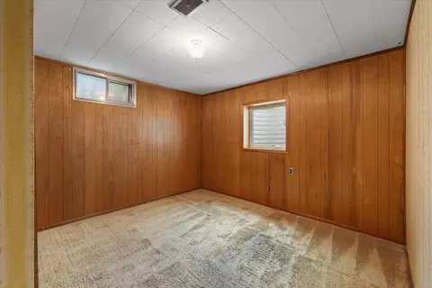 Bedroom - 1011 E 35th Ave, Spokane, WA 99203 photo 7 of 8