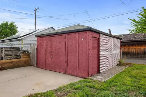 607 E Walton Ave, Spokane, WA 99207 photo 23