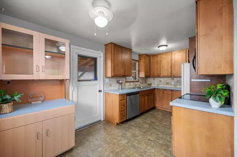 607 E Walton Ave, Spokane, WA 99207 photo 5