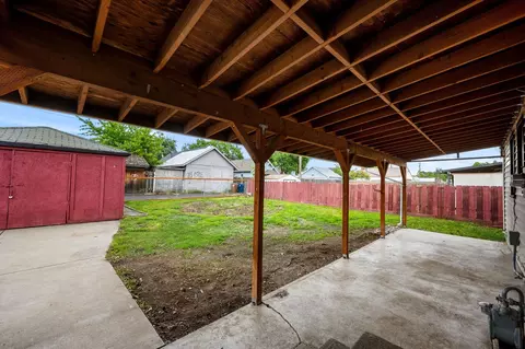 607 E Walton Ave, Spokane, WA 99207 photo 22