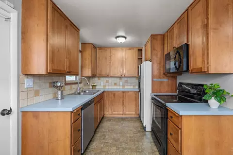 607 E Walton Ave, Spokane, WA 99207 photo 6