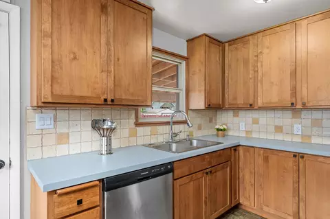 607 E Walton Ave, Spokane, WA 99207 photo 26