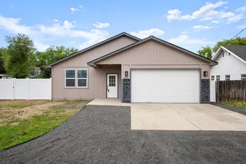 11911 N Main St, Mead, WA 99021