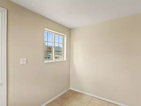 Entry Way - 2001 E Pacific Ave, Spokane, WA 99202 photo 1 of 1