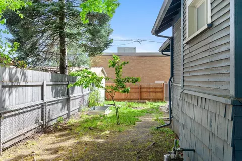 Exterior - 1024 E Dalton Ave, Spokane, WA 99207 photo 3 of 3