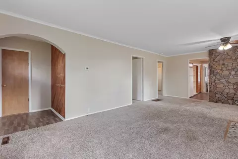 Living - 1024 E Dalton Ave, Spokane, WA 99207 photo 2 of 4