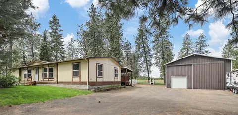 14425 N Christensen Rd, Nine Mile Falls, WA 99026