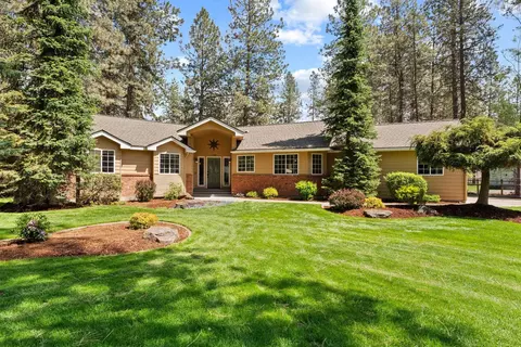 17812 N Saddle Hill Dr, Colbert, WA 99005