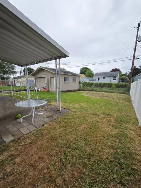 1304 E Hoffman Ave, Spokane, WA 99207 photo 8