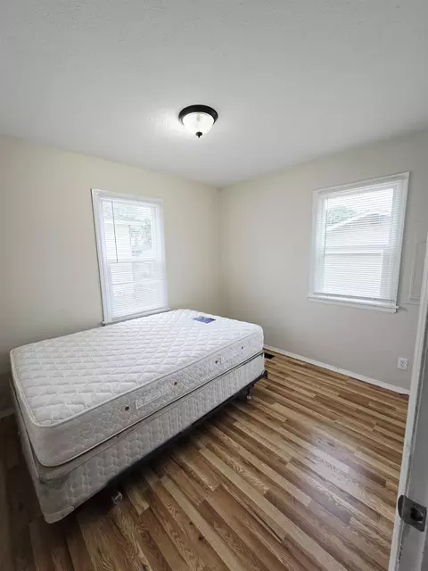 1304 E Hoffman Ave, Spokane, WA 99207 photo 4