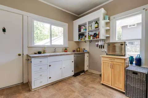 317 E 17th Ave, Spokane, WA 99203 photo 9