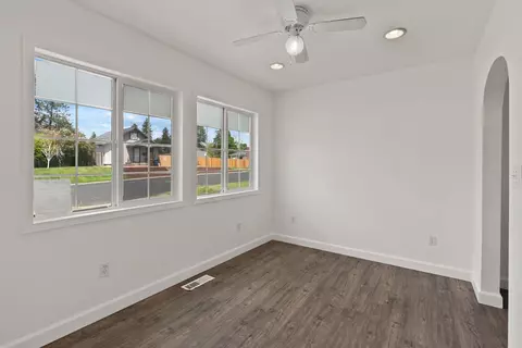 3215 W Longfellow Ave, Spokane, WA 99205 photo 7
