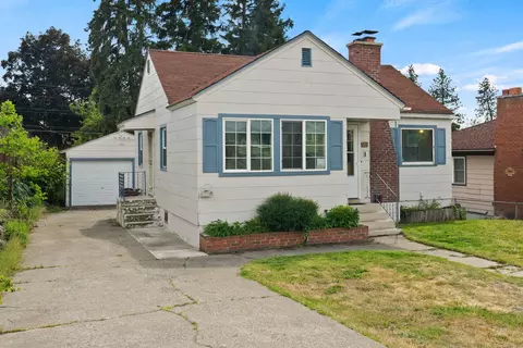 3215 W Longfellow Ave, Spokane, WA 99205 photo 2