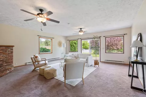 Living - 9815 E 44th Ave, Spokane Valley, WA 99206 photo 1 of 5