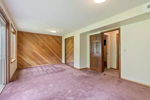 Bedroom - 9815 E 44th Ave, Spokane Valley, WA 99206 photo 5 of 6