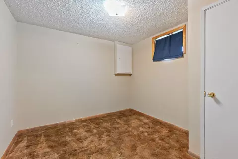 Bedroom - 9815 E 44th Ave, Spokane Valley, WA 99206 photo 6 of 6