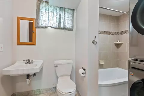 Bath - 9815 E 44th Ave, Spokane Valley, WA 99206 photo 2 of 2