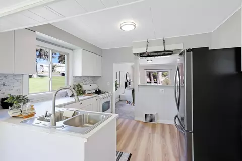 Kitchen - 2526 E 8th Ave, Spokane, WA 99202 photo 2 of 4