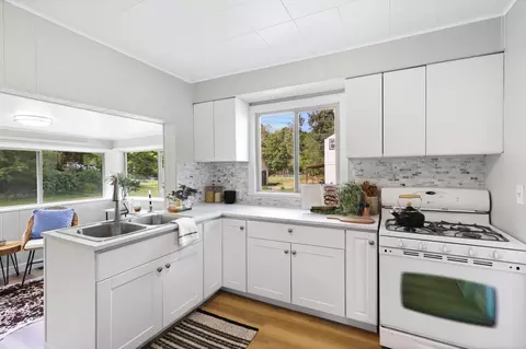 Kitchen - 2526 E 8th Ave, Spokane, WA 99202 photo 3 of 4