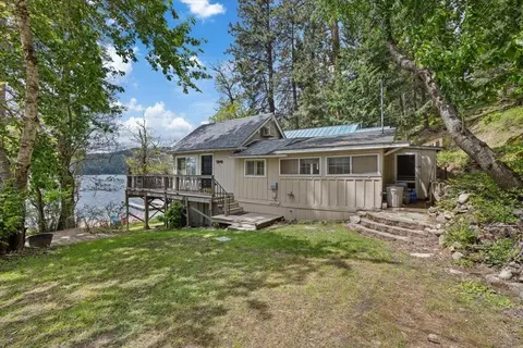 12931 N North Park St, Newman Lake, WA 99025