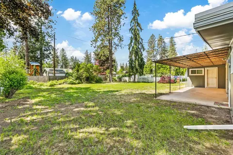 Exterior - 1704 E 37th Ave, Spokane, WA 99203 photo 4 of 5