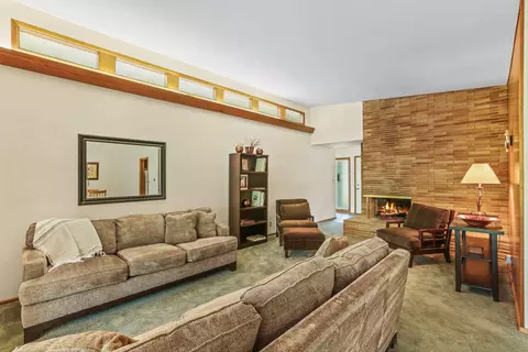 Living - 1704 E 37th Ave, Spokane, WA 99203 photo 1 of 1