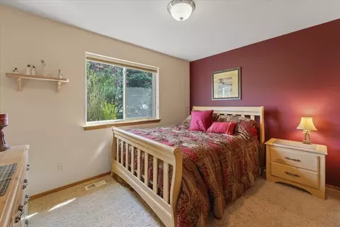 Bedroom - 12914 E 36th Ave, Spokane Valley, WA 99206 photo 2 of 3
