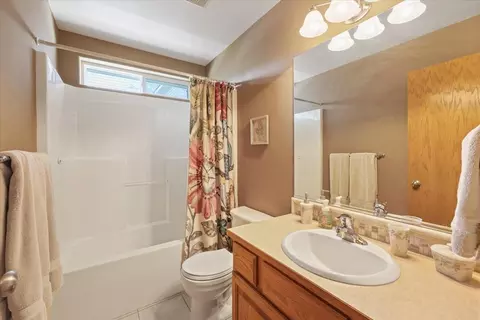 Bath - 12914 E 36th Ave, Spokane Valley, WA 99206 photo 2 of 3