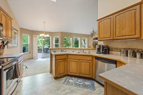 Kitchen - 12914 E 36th Ave, Spokane Valley, WA 99206 photo 2 of 2