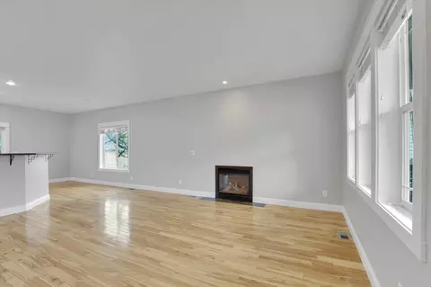 10517 E 9th Ave, Spokane Valley, WA 99206 photo 4