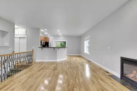 10517 E 9th Ave, Spokane Valley, WA 99206 photo 3