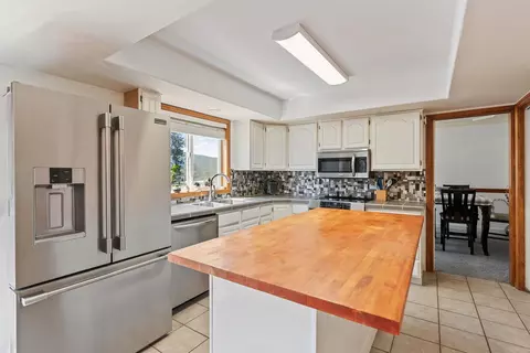 Kitchen - 11510 E 20th Ave, Spokane Valley, WA 99206 photo 2 of 4